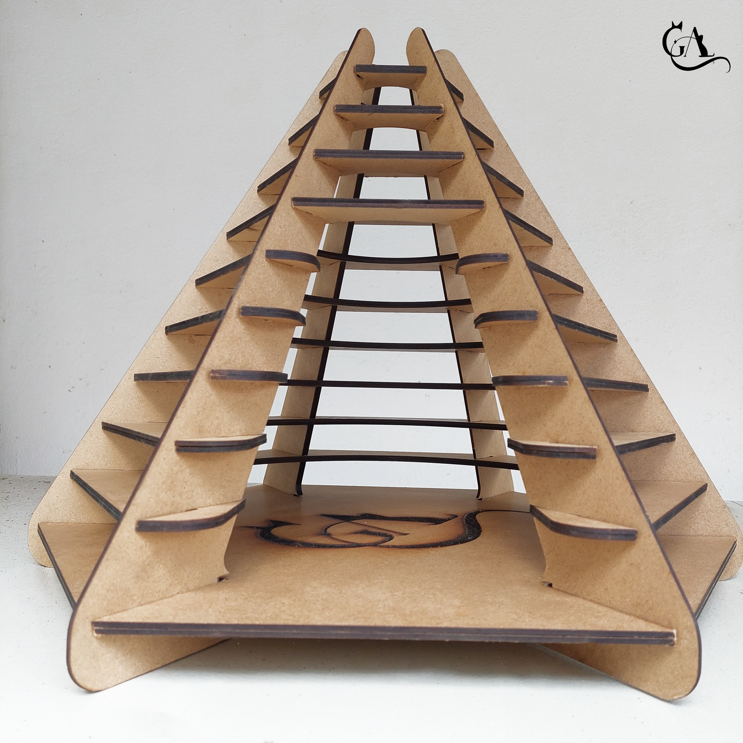 Atelier GA furniture `MeowMoutain Wooden´